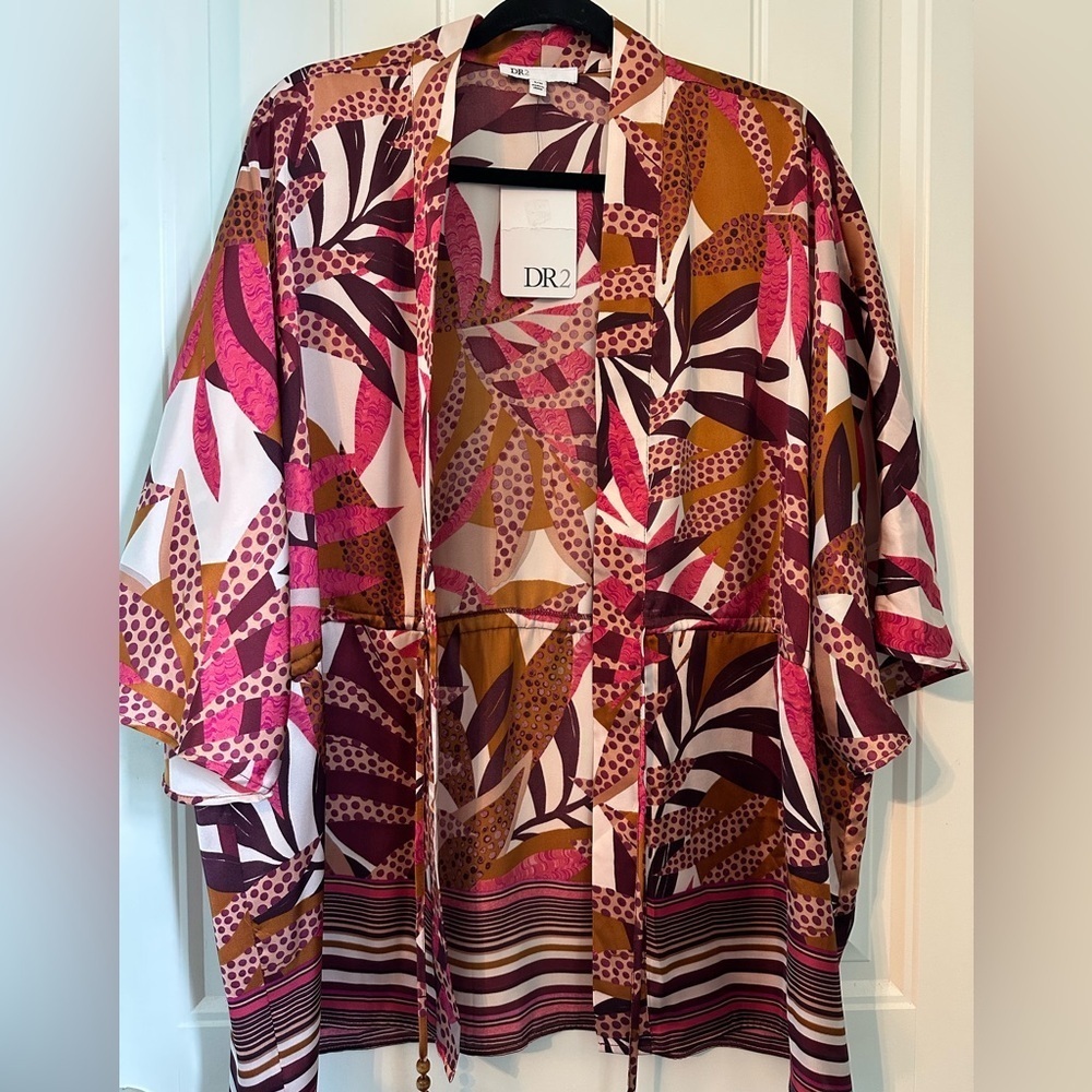 K176 DR2 kimono NWT Small/Medium Palm print